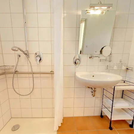 Seminarhotel in der Manfred-Sauer-Stiftung Lobbach Zimmer foto